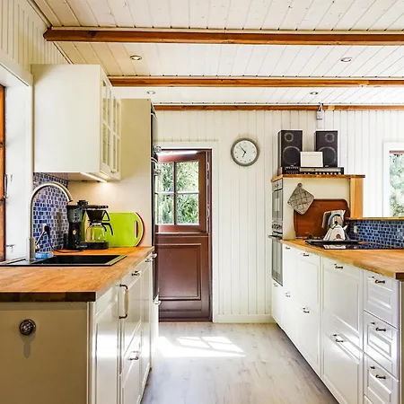 Amazing In With Kitchen *